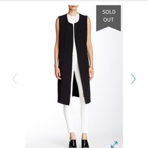 2 cover-up long sleeveless vest